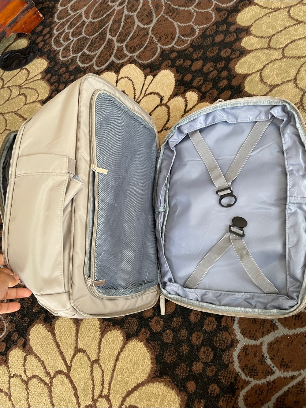 Viral Travel Backpack - Sleek Carry On - Picture 8 of 9